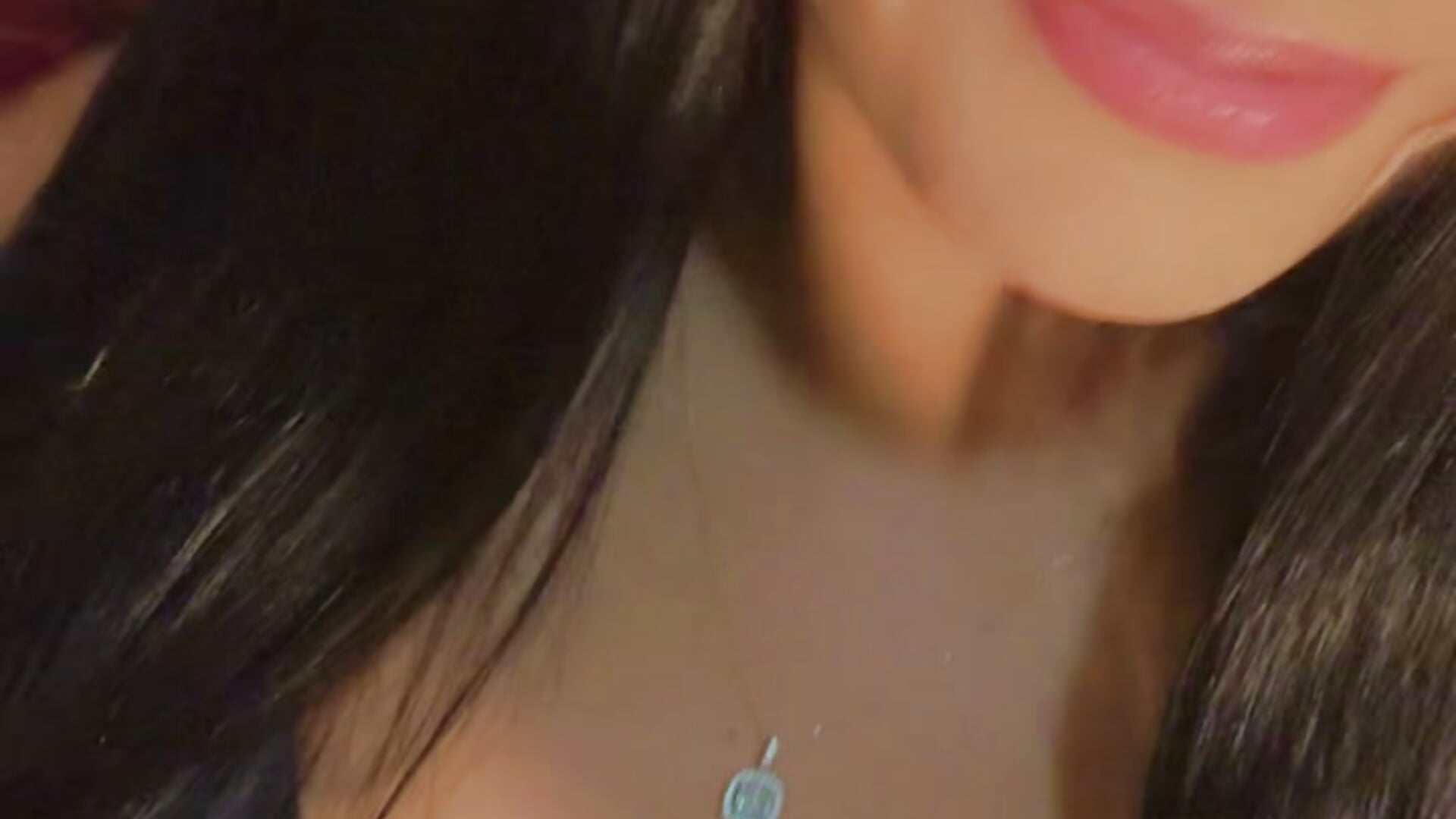 Play with me at night 🩷bebe - video by Moremreed_latina cam model