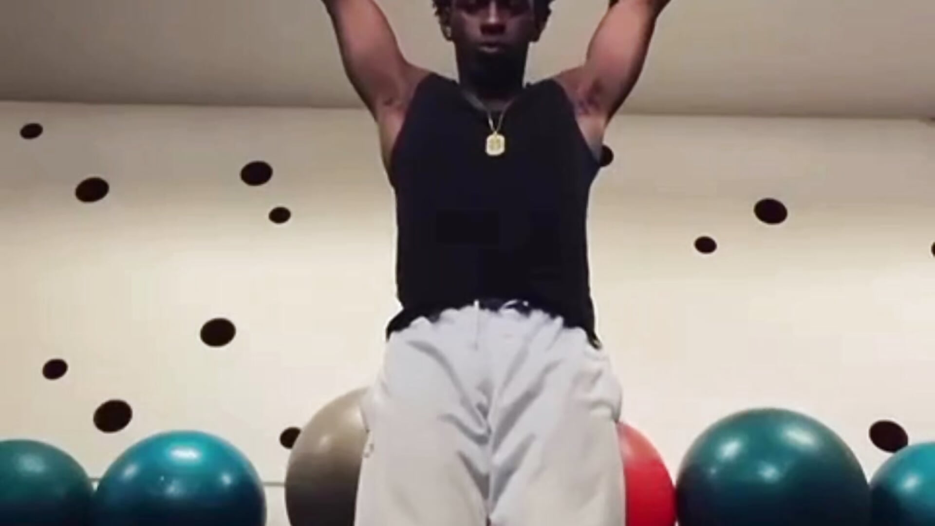 doing sports 😈🍆 – video af pipedark_ cam-model