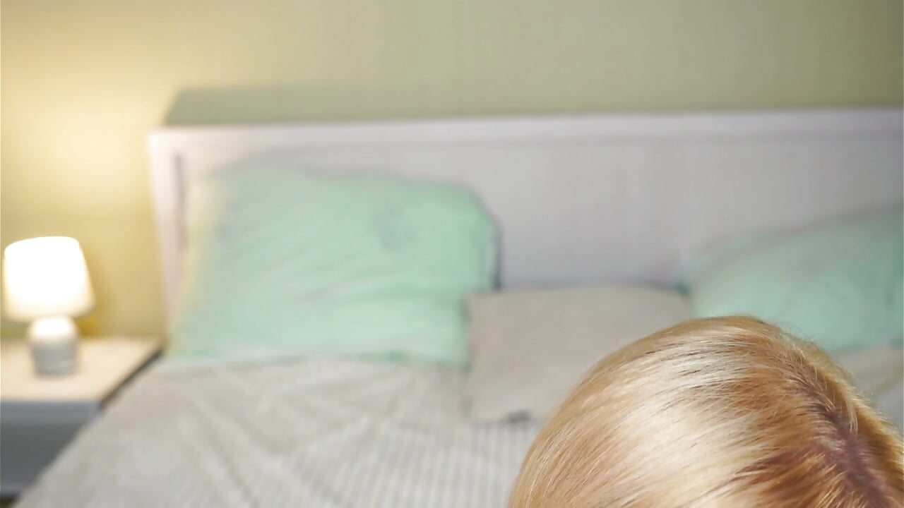 guess what am I doing~ - video by QueenieBerner cam model