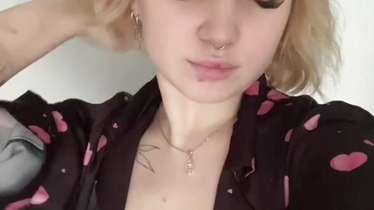 Good morning - video by QueenieBerner cam model