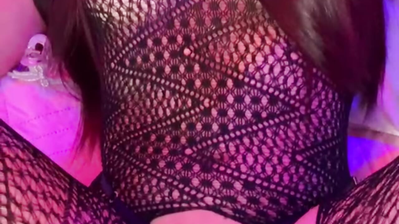 Not trying. Just being - video by Mia_Monroee cam model