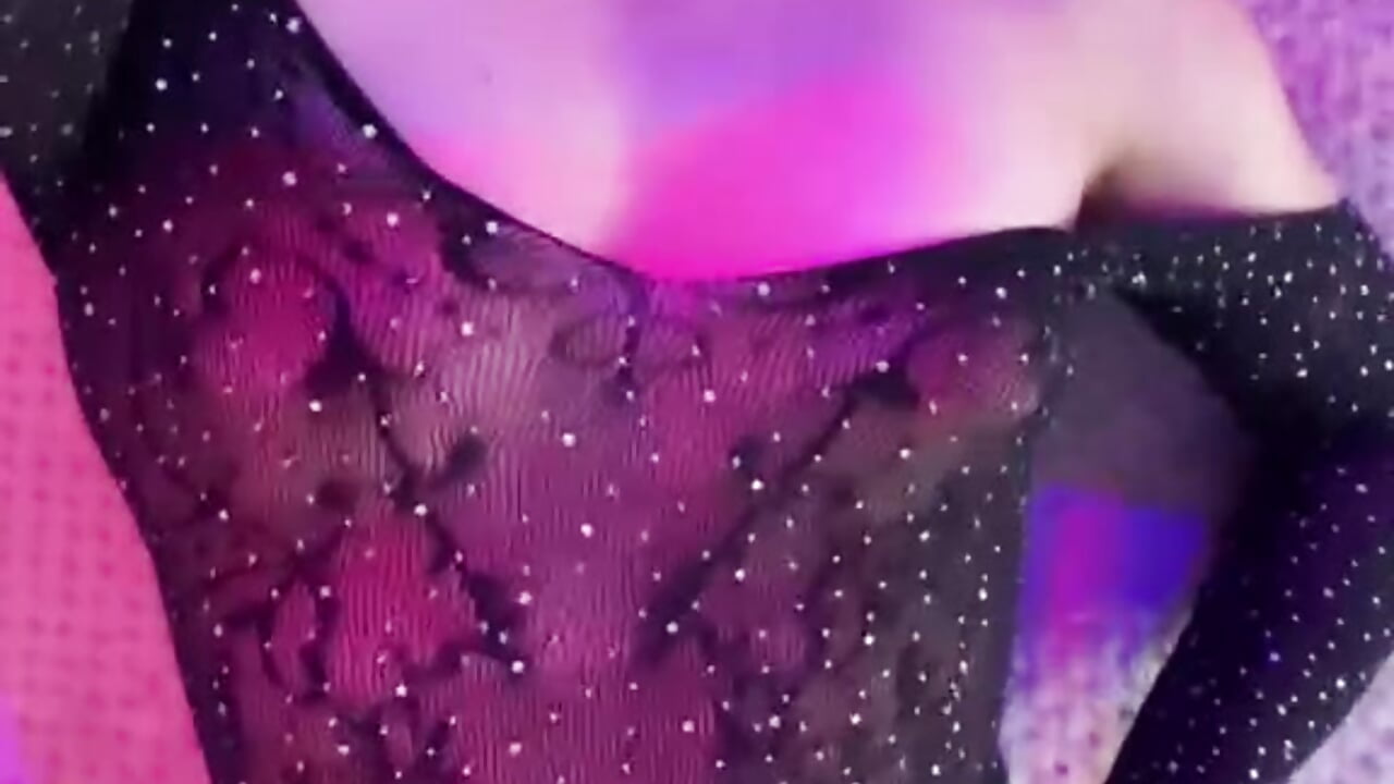 Pretty with a purpose. 🌸 - video di Mia_Monroee modella di cam