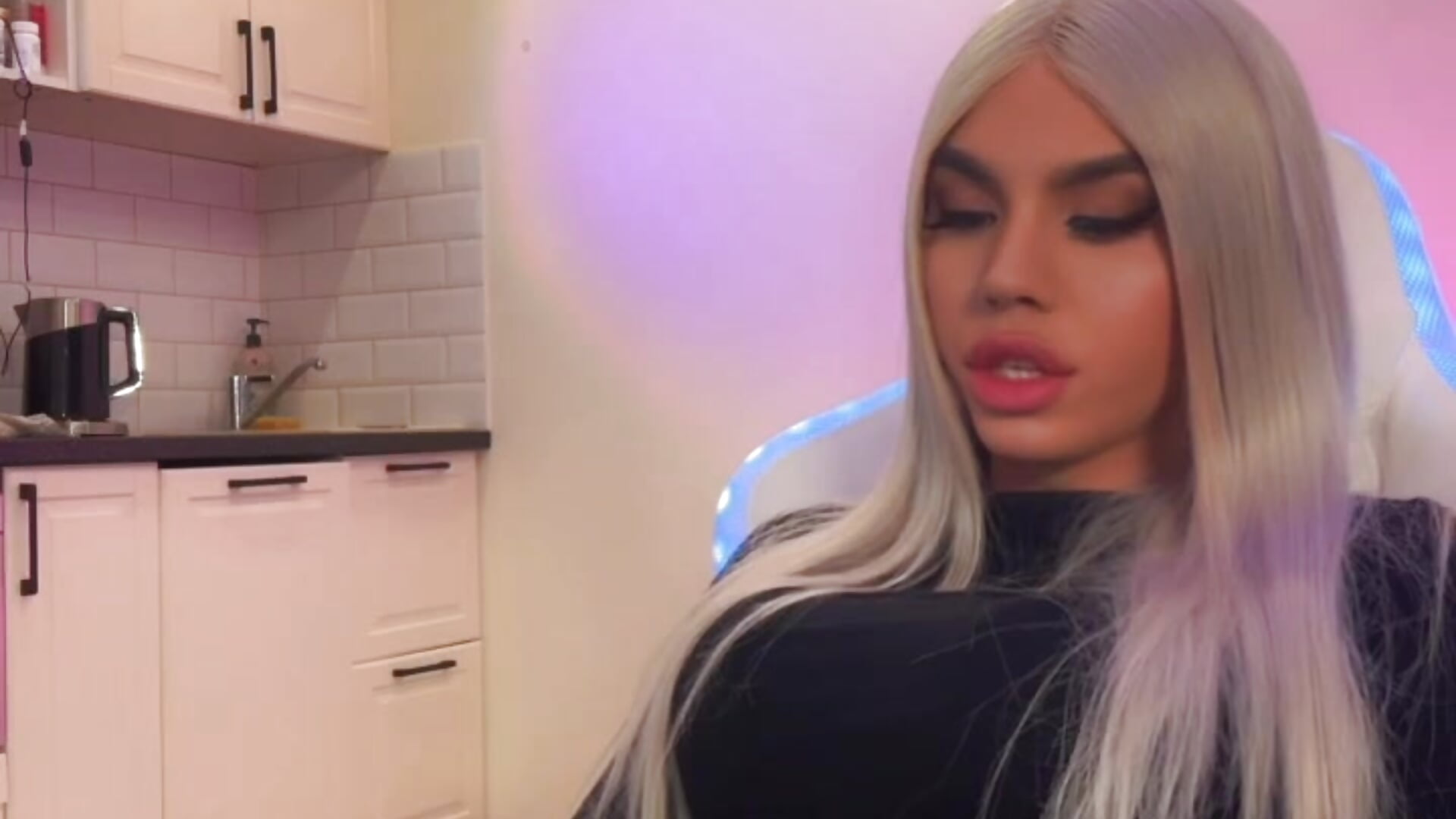 CUM - clip cu katebxtch model videochat