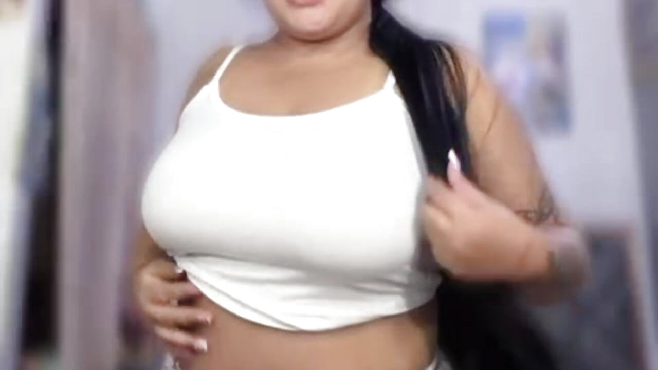 🙈 - NinaaLaurent adlı kamera modelinin videosu