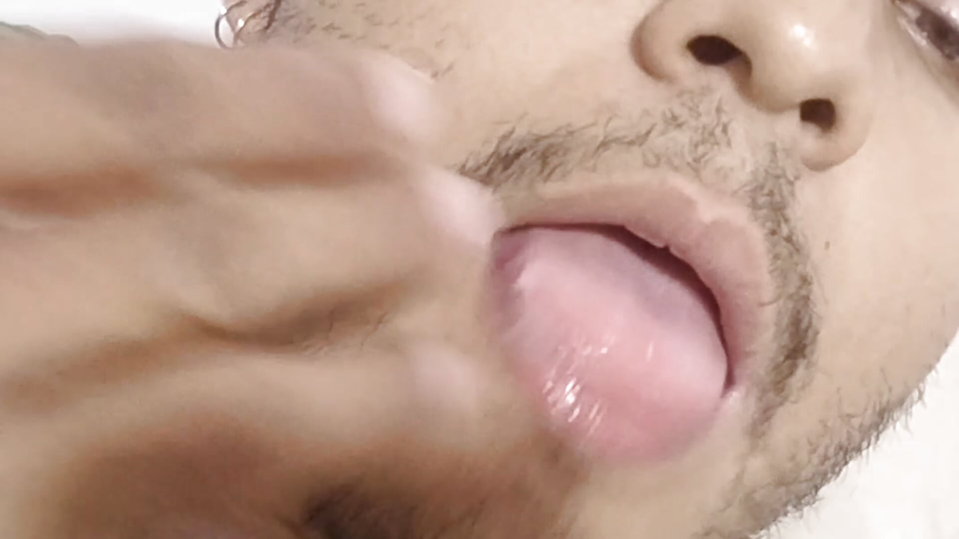 How nice it feels to masturbate and touch my ass - video by Fabian_97 cam model