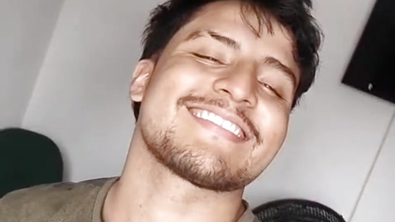 Video de WhatsApp 2025-05-03 a las 20,41,10_5018bc1b - video by Fabian_97 cam model