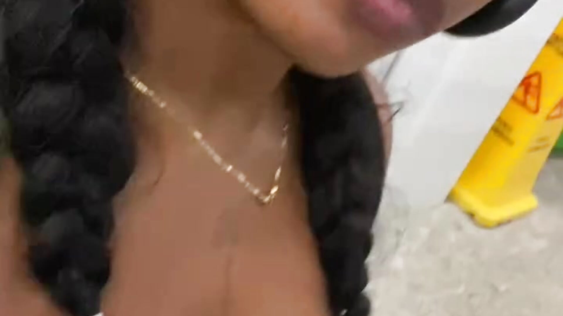 4d5c678186e03d5d66062c81af92d2d2 - video di darle_volant modella di cam