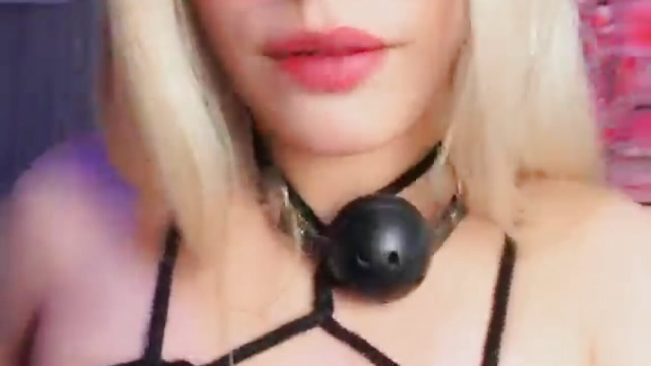 your moans are music in my ear💦👹 - video di VesperVelvet modella di cam