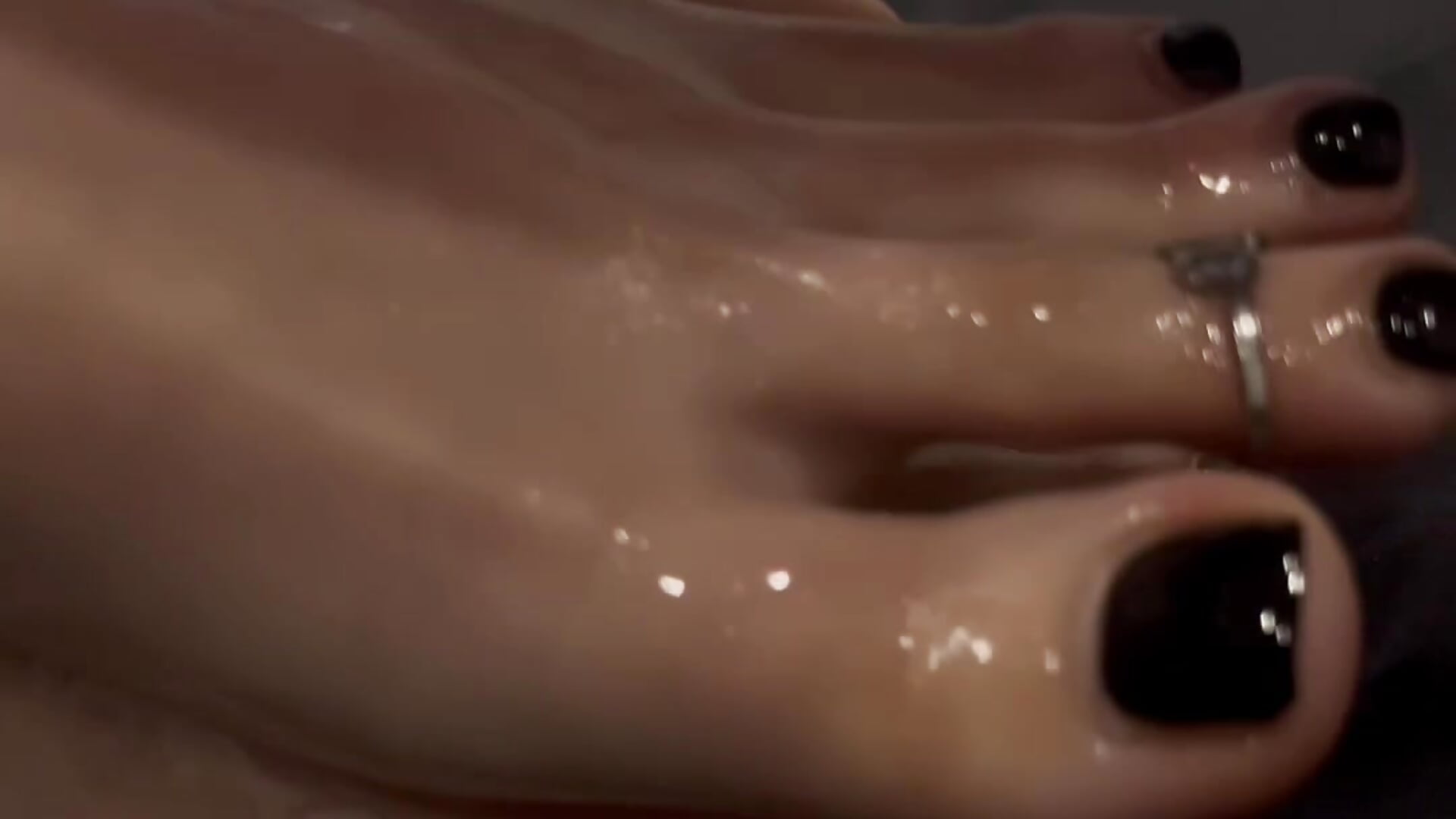 Feet in oil - video od modelky/modela Katushhh