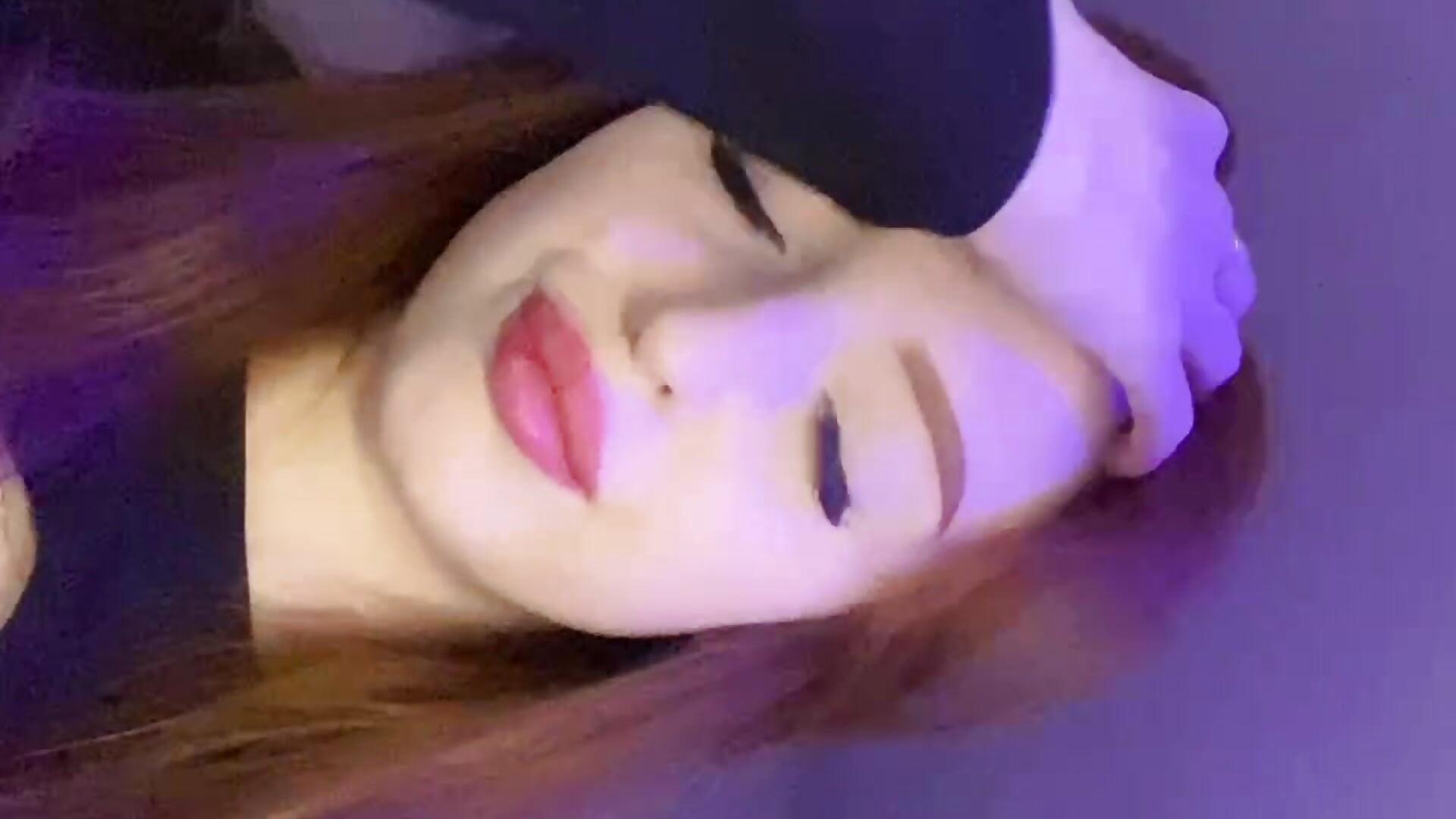 It's just me. – video af Redhead_Toos
