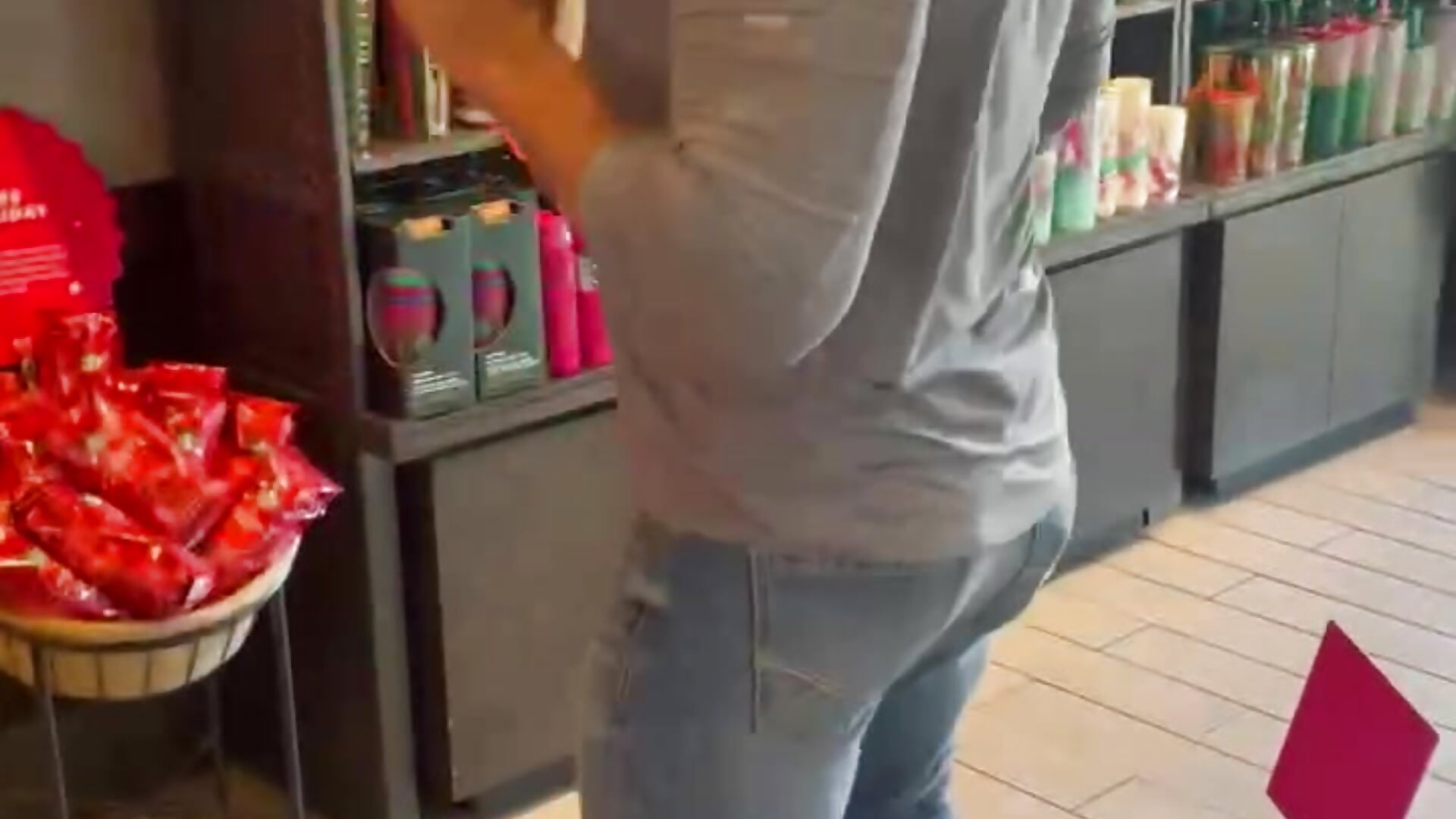 dancing at Starbucks — filmik mr_tatyum, modela(-lki) na kamerkach