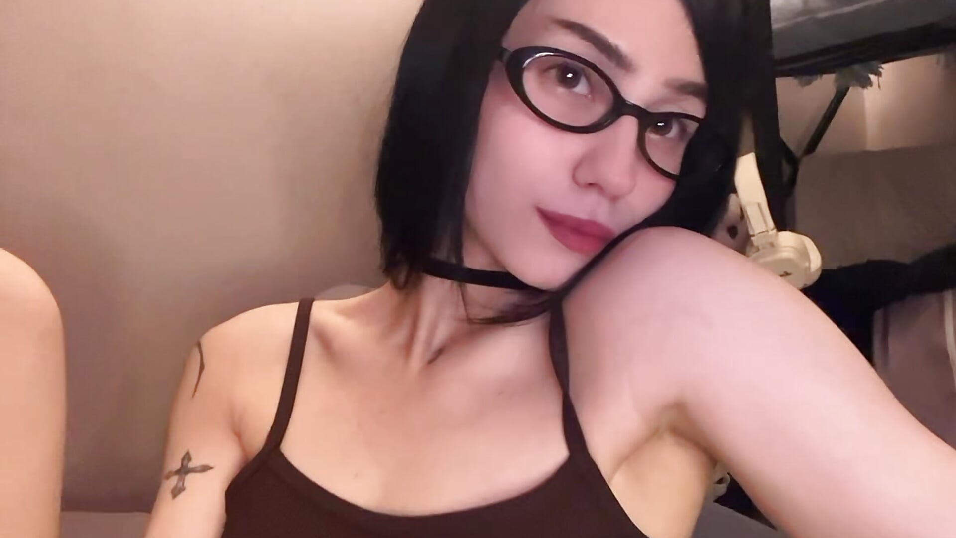 bnuuy party 🤠 – video od webkamerové modelky poisondevotion