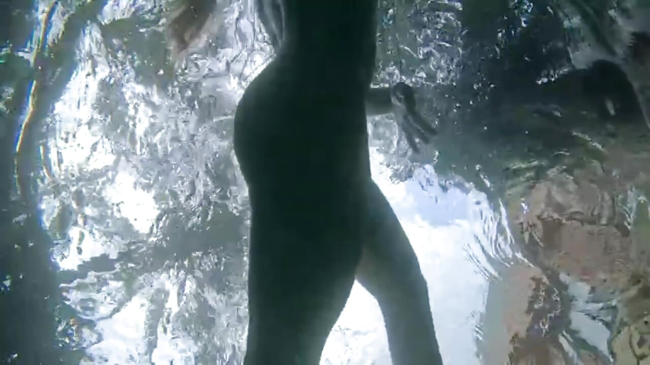 Skinny Dipping 👀 💦