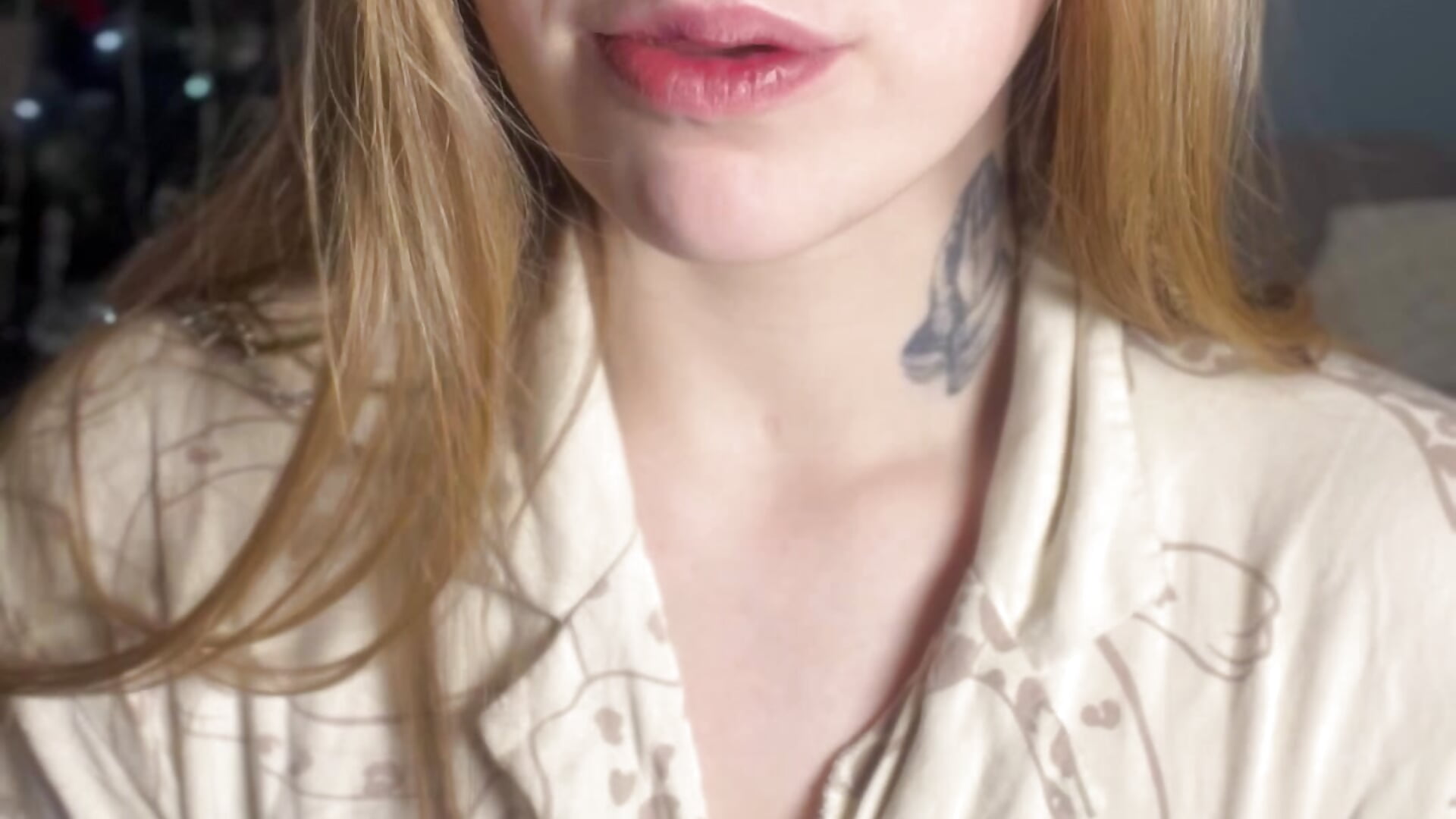 Christmas greetings 🥰 - video by MiaEuphoria_ cam model