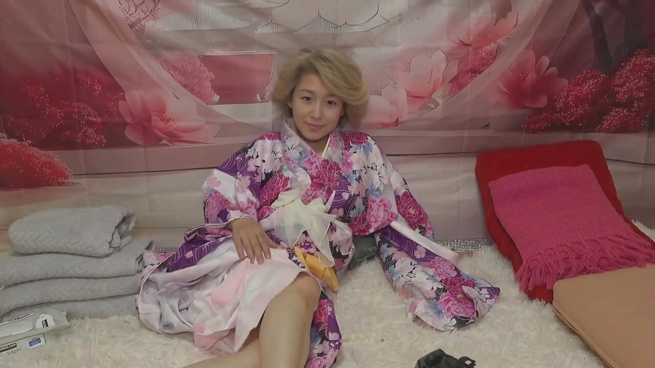 I tried wearing a kimono casually　着物をsexyに❤️