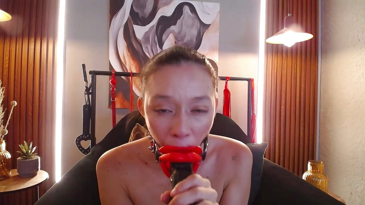 lipsgall and ur dick  is a perfect combination for my mouth - video di Doll4anall modella di cam