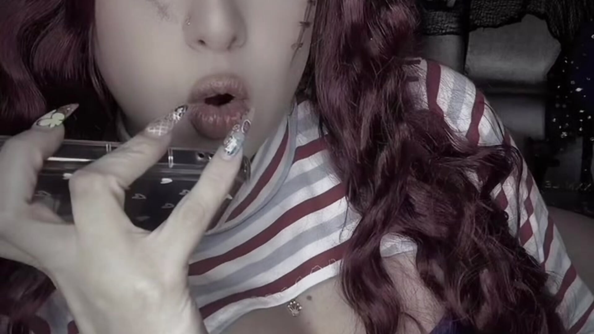 Hello - βίντεο μοντέλου XXMILE