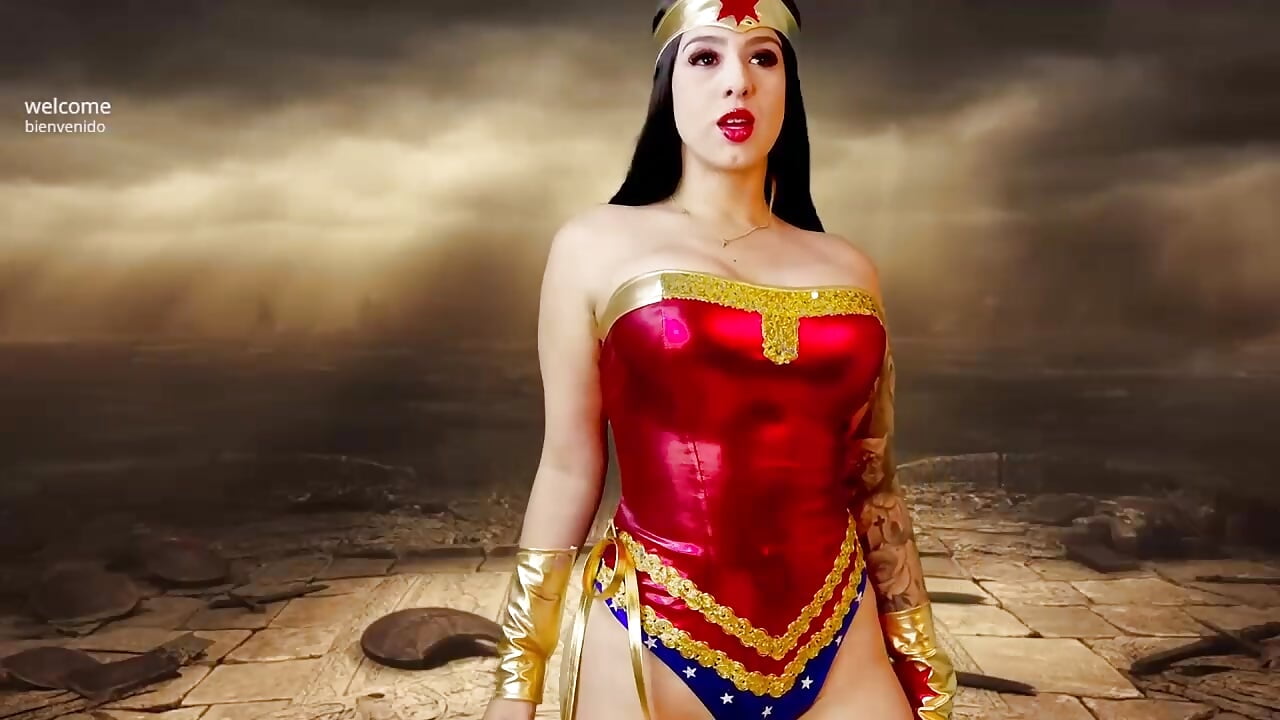 "Ready for a special mission? Wonder Woman needs a partner for a day of fun.. - βίντεο μοντέλου XXMILE