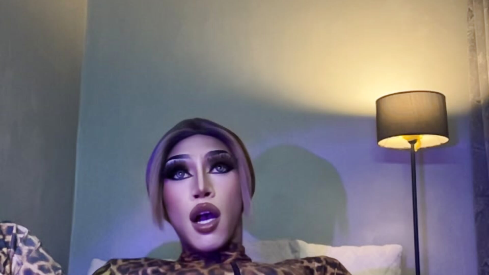 F037F8B9-B073-46D0-9E33-7E419F10EF5F - video oleh anitacruise kamera model