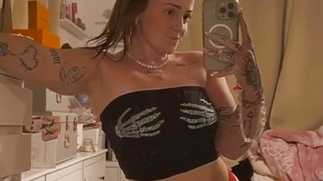 Cheeky ;) - video by SofiaaBlackk cam model