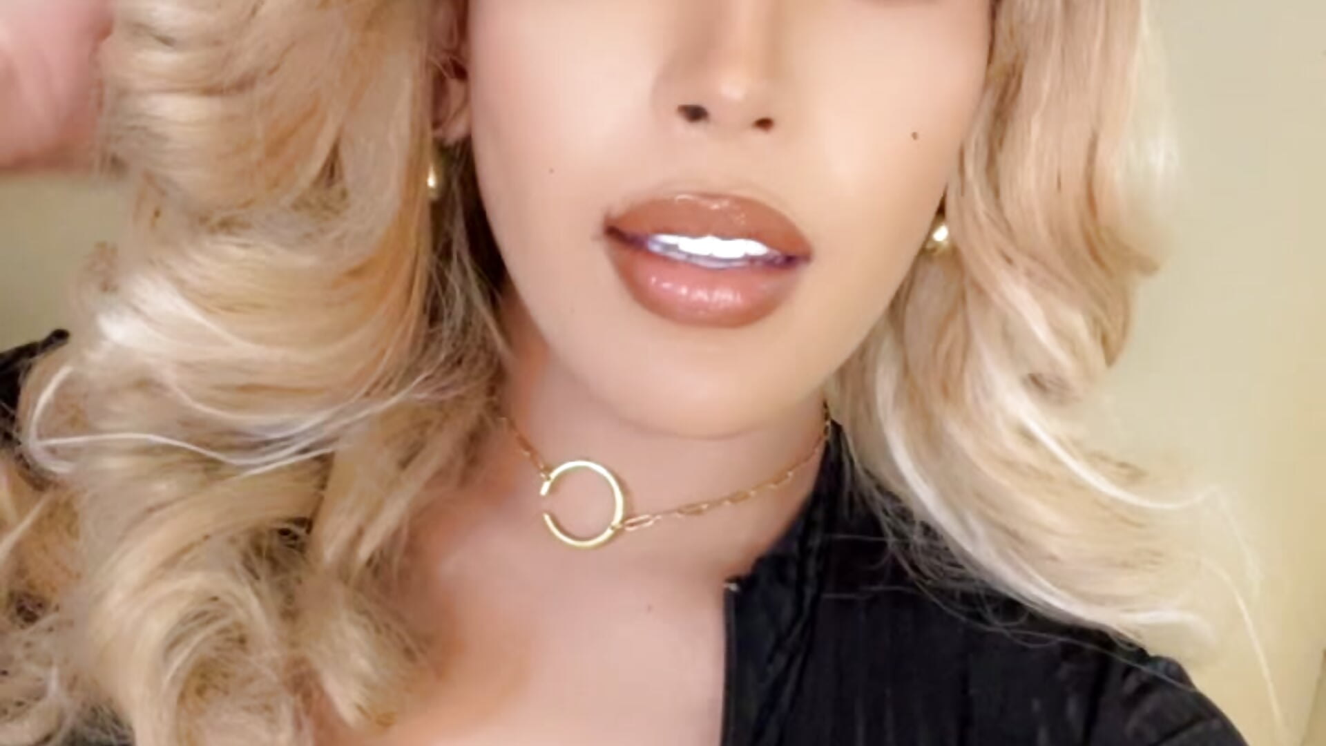 896D2BD4-9CAD-4177-90CB-690C37E81D35 – видео вебкам-модели GoddessElectra