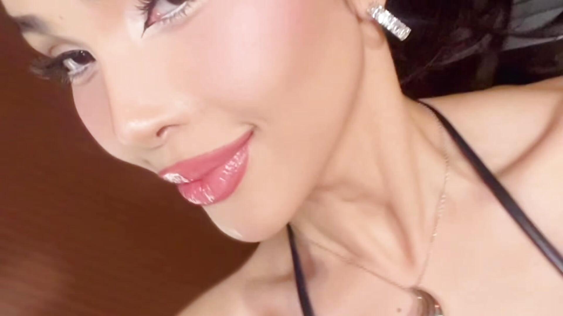 Kiss me - video oleh xxforyoureyesonlyxx kamera model