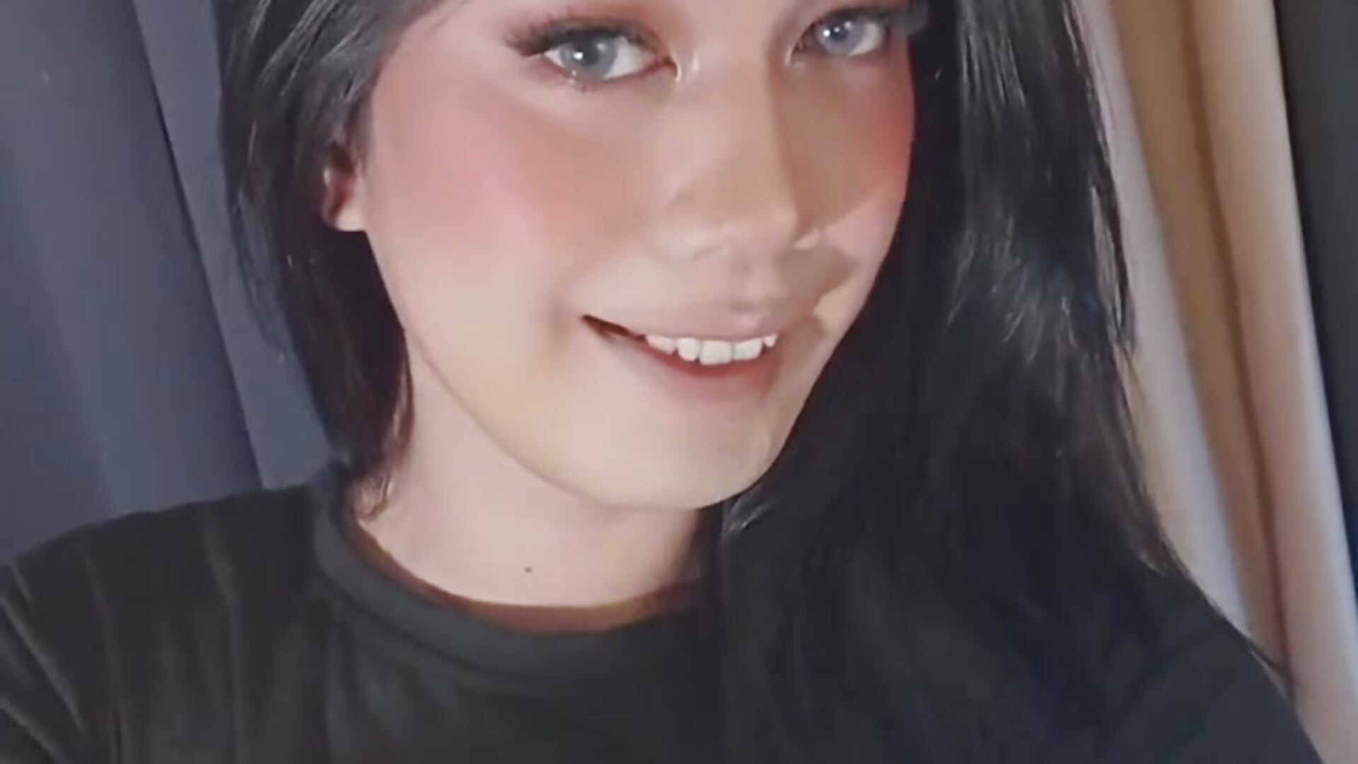 Hi - video by midnight_kisses cam model