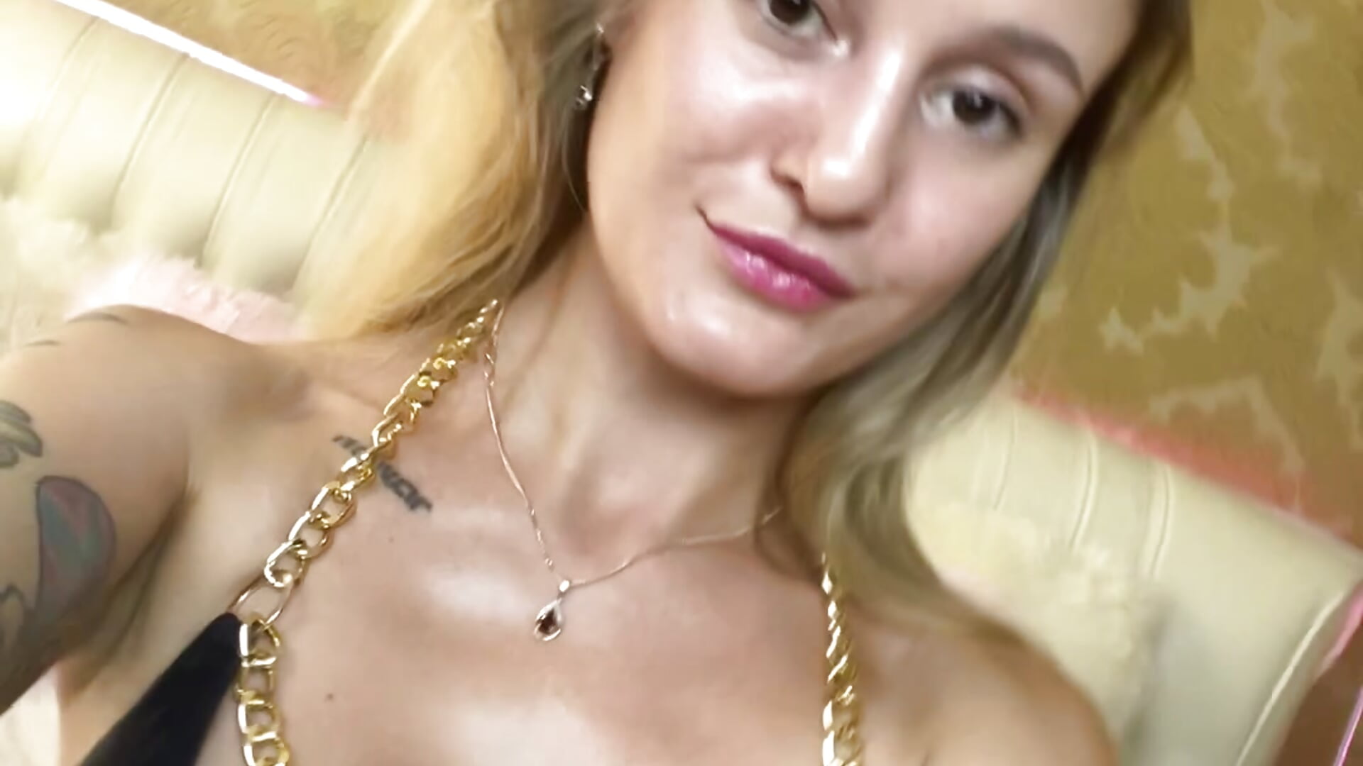 Feeling cute ❤️ - video by RosieBlossom cam model