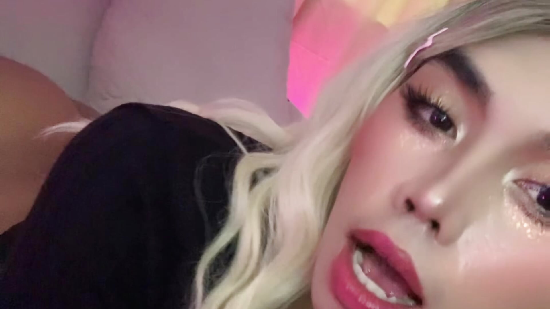 724c8e3afe864f64806747e6a336c537 - video by SableMonroexx cam model