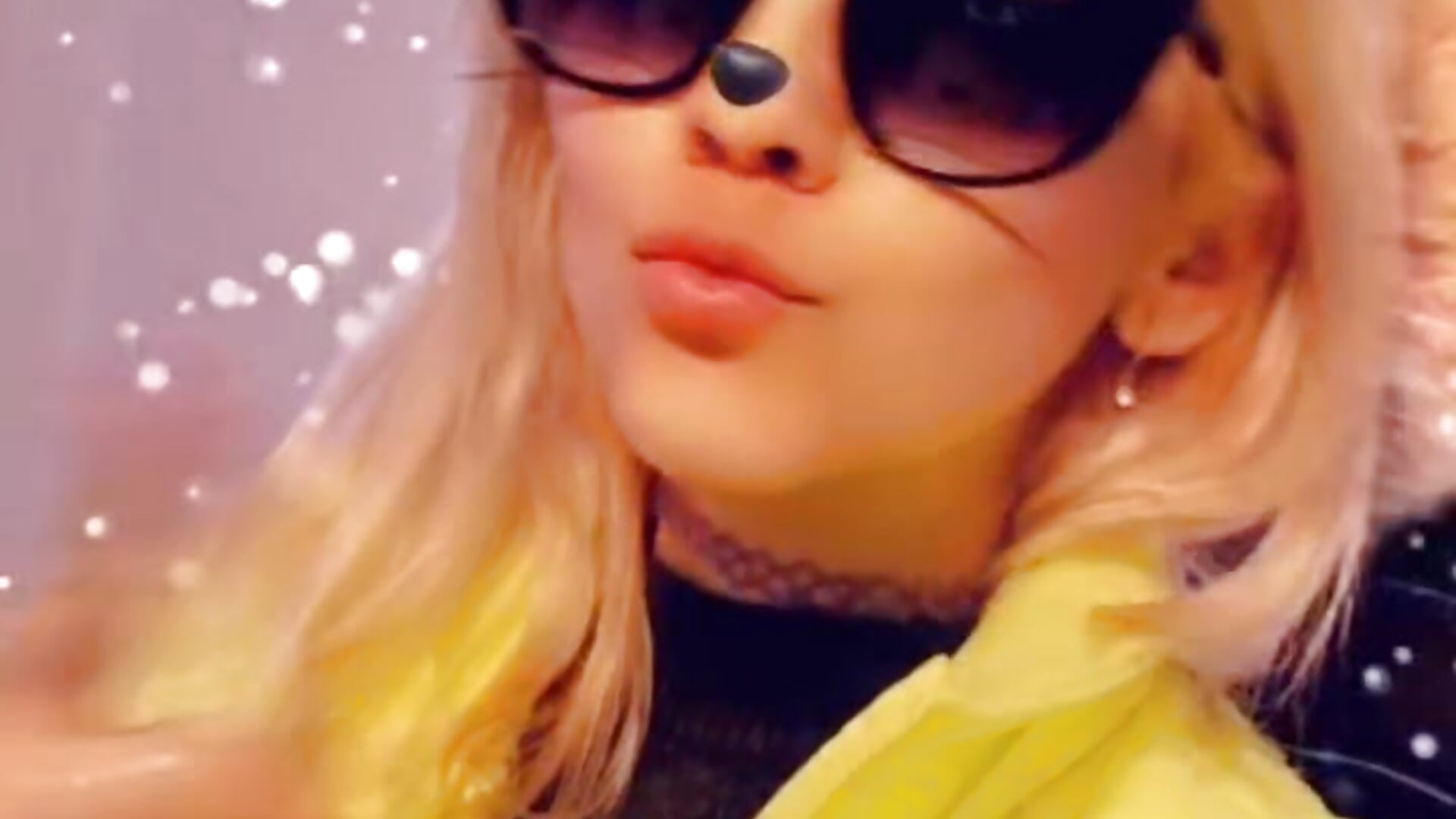 🦊 - video by nentori_moon cam model