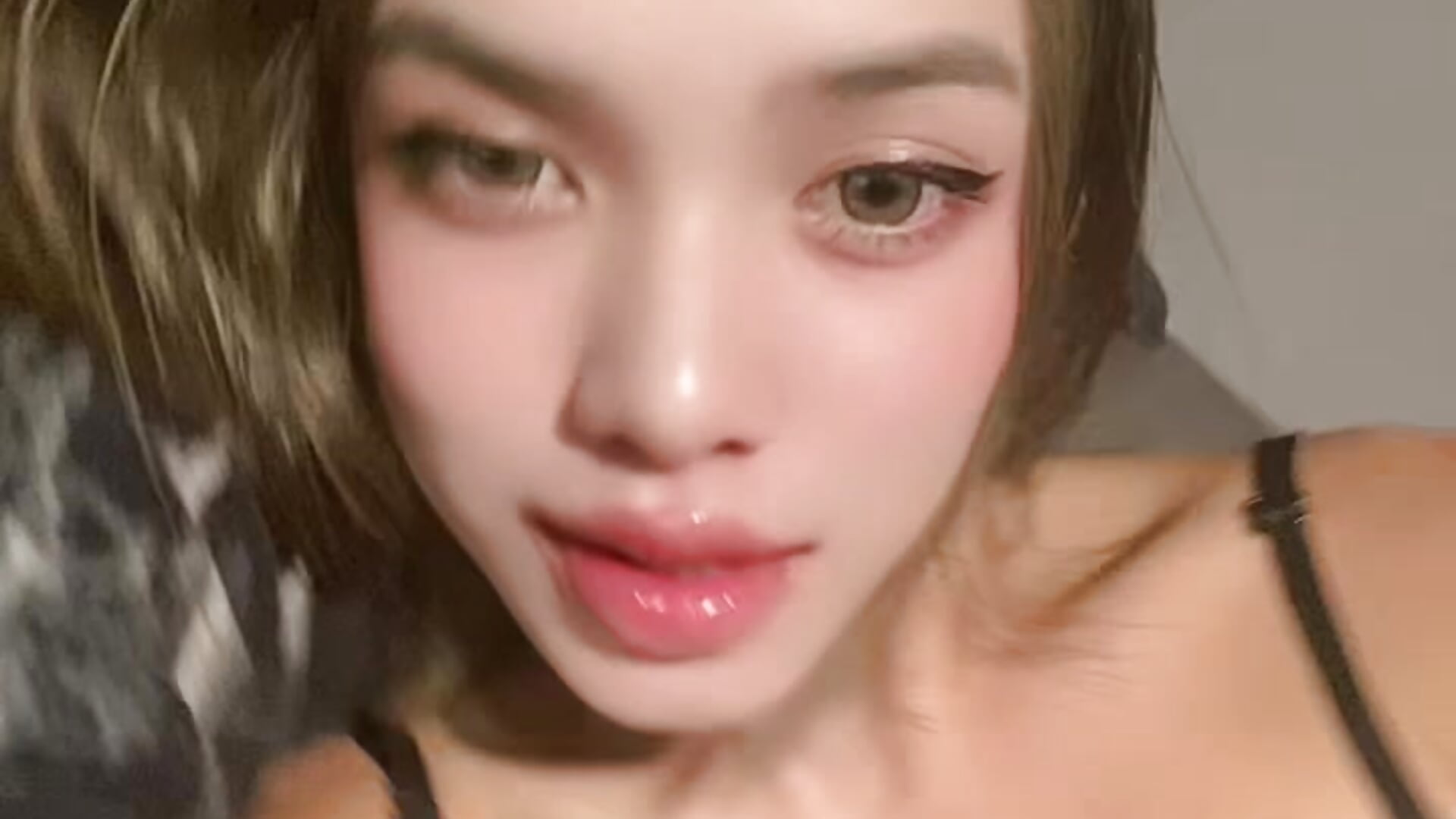 Guni2 - video by Babyriana cam model