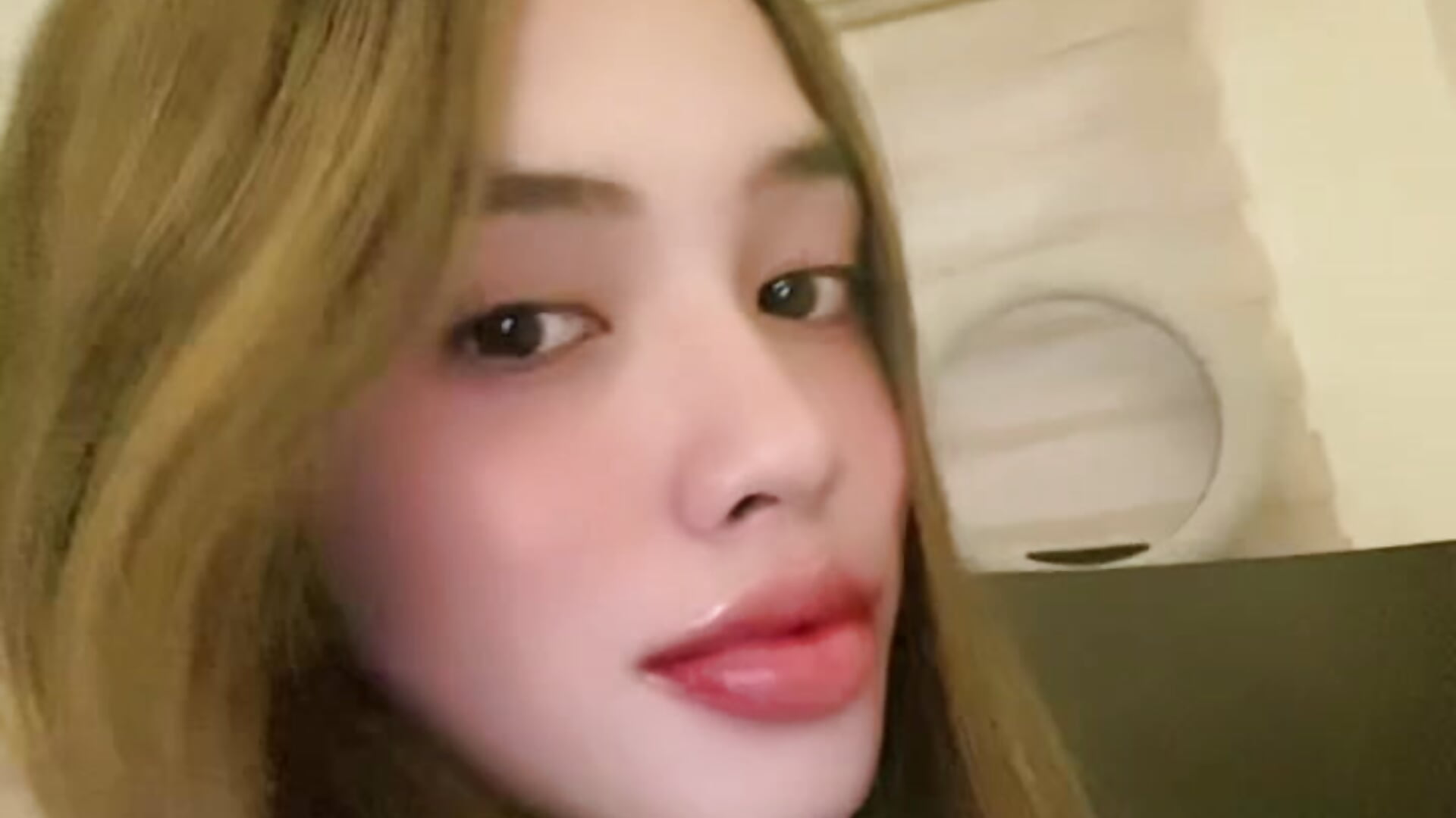 Naa wa? - video by Babyriana cam model