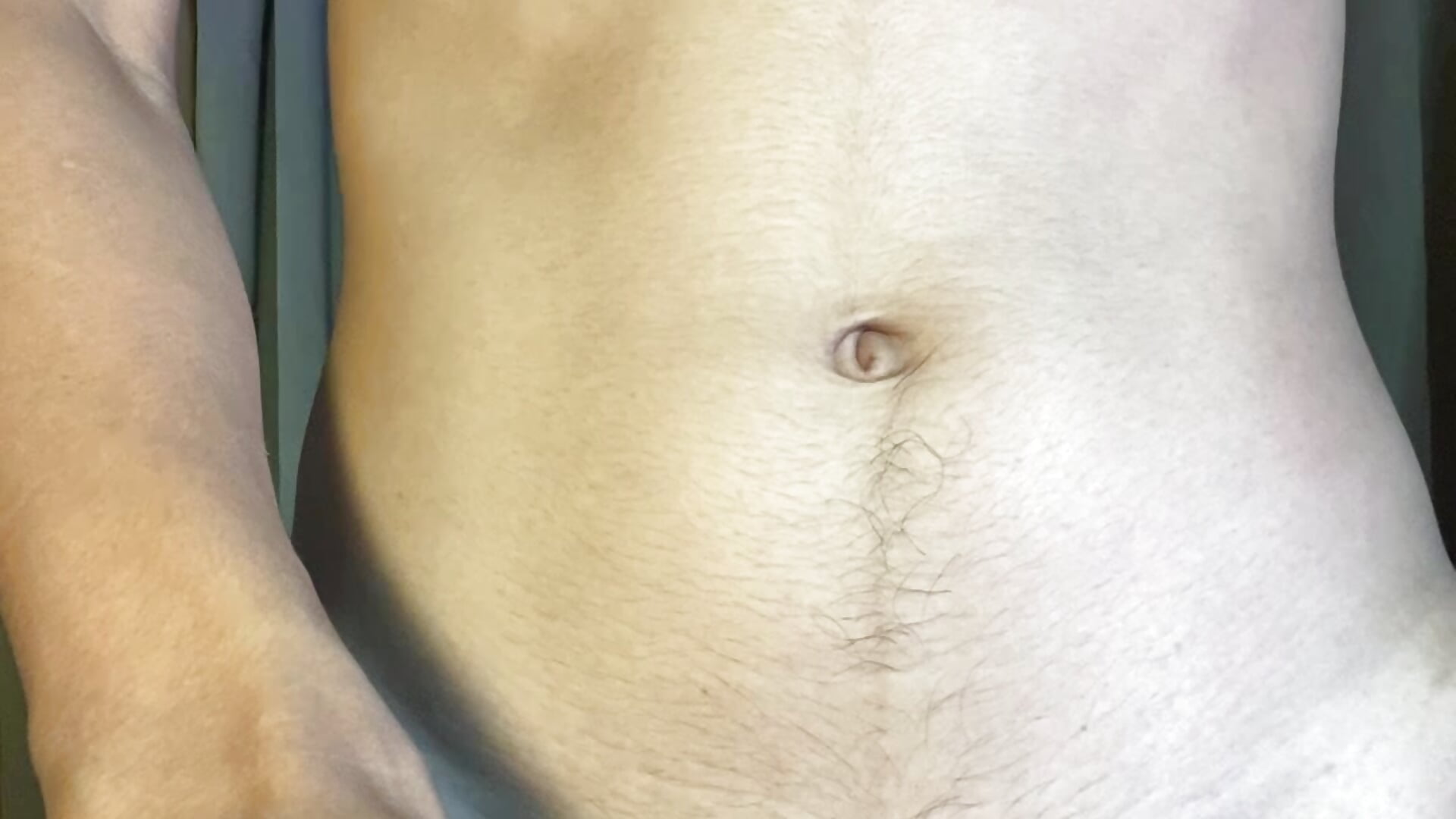 Shoots cum in my mouth !