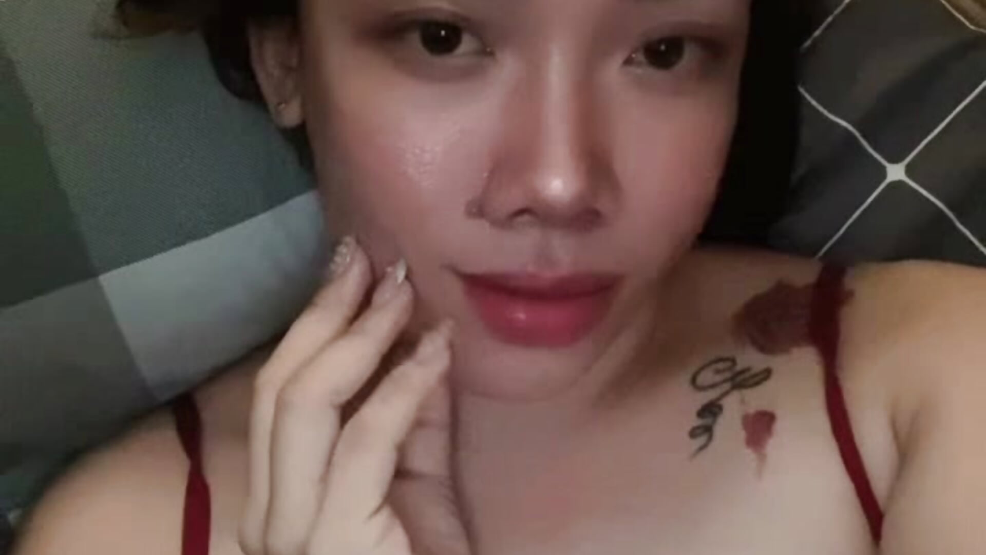 v14044g50000d8egonfog65k3mmdmmd0 - video của người mẫu cam Hotseductivests