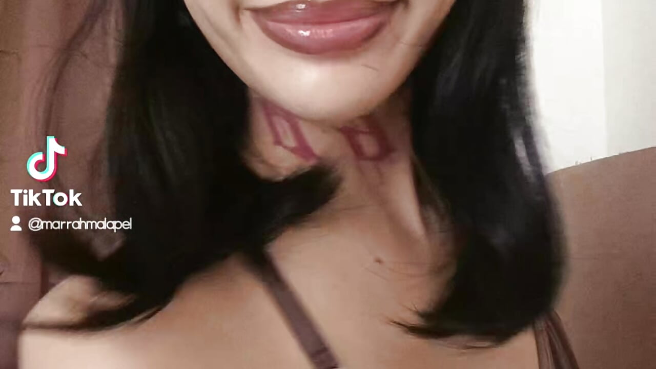 profile-intro-video-1788067646 - Video von -Marah_hermosa- Cam-Model
