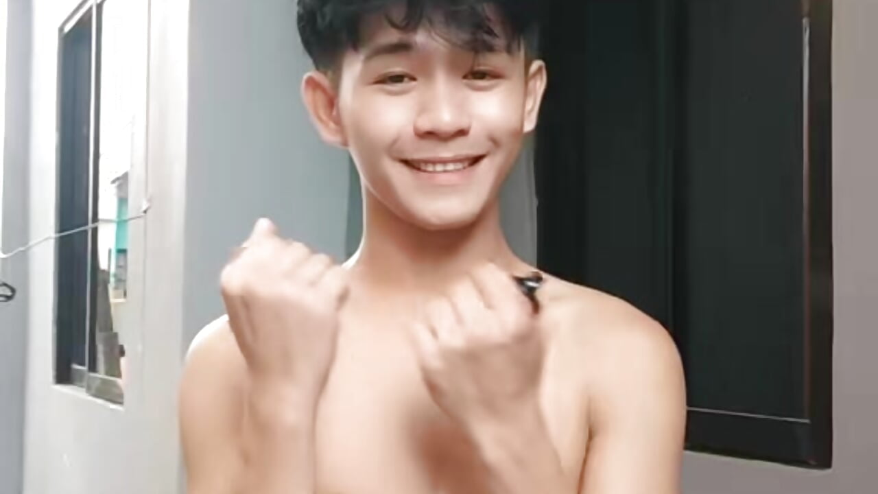 Dont know how to dance actually hehe - video oleh Bigboy_Sean kamera model