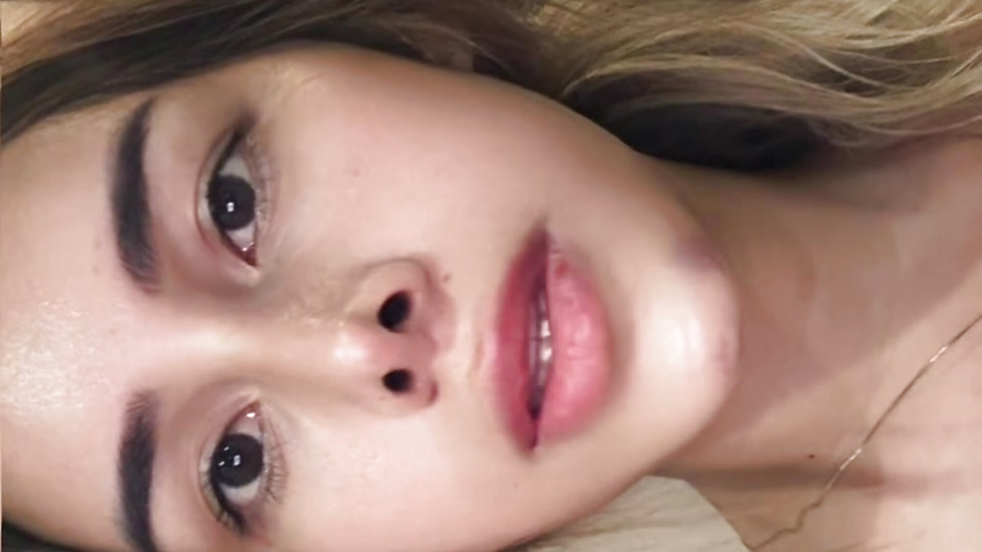 Hola - vídeo de la modelo de cam mayly_deputa