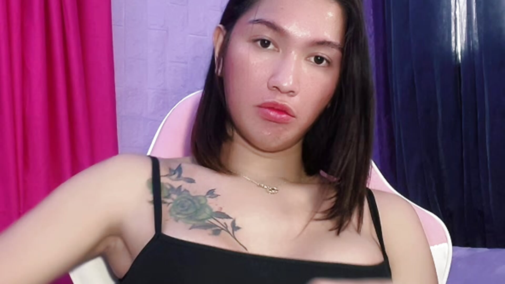 playing hardcock and boobs