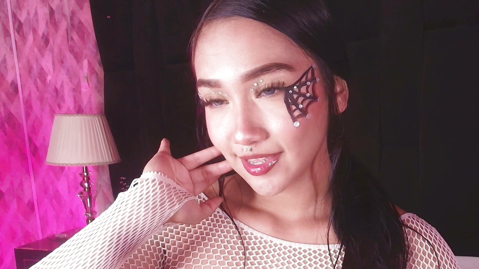 BUUU! 🎃 KISSES MY LOVE 🕸️😛😍 - video by wensheng_ cam model