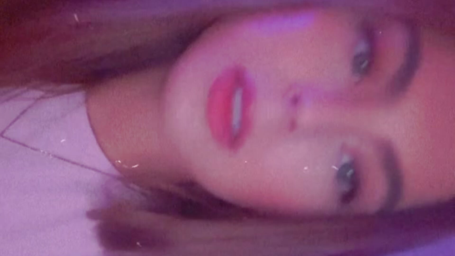 06518634-9E78-44D2-83BF-7FEF7DADE897 - vídeo de YoungLeo2006 modelo de câmara