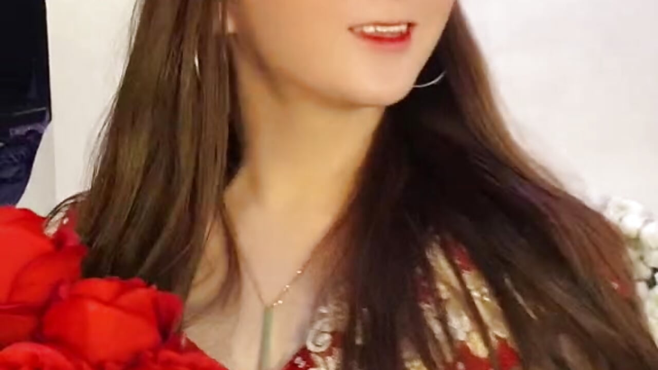SINGLE HERE CAN I BE UR GF DADDY? - video oleh Rere_foxx kamera model