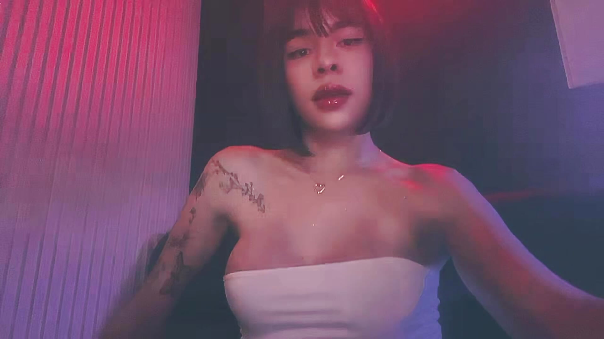 Party girl🪩 - video by Bethany_evans cam model