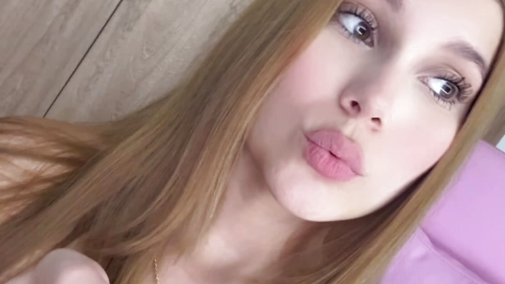 Besos amor - video by Nikii__ cam model