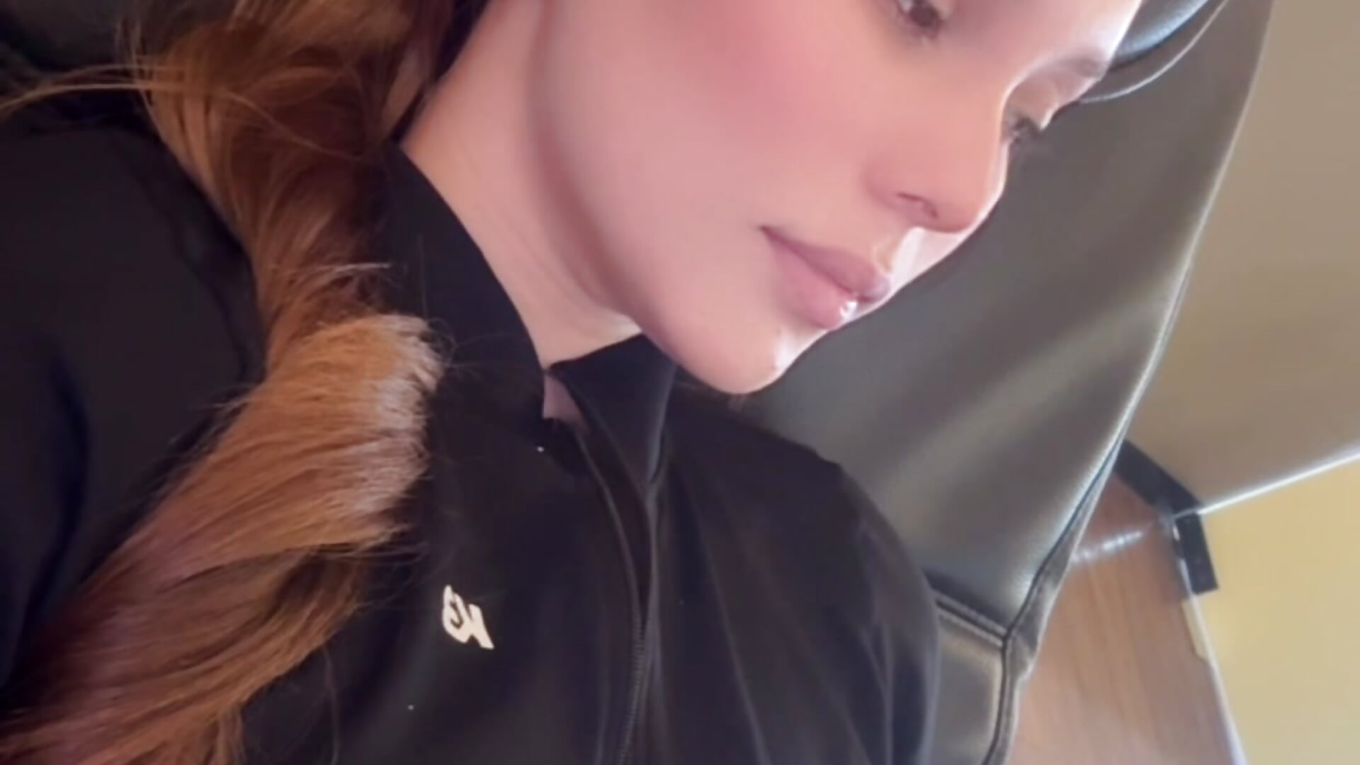 Que rico los masajes de el gym - Nikii__ adlı kamera modelinin videosu