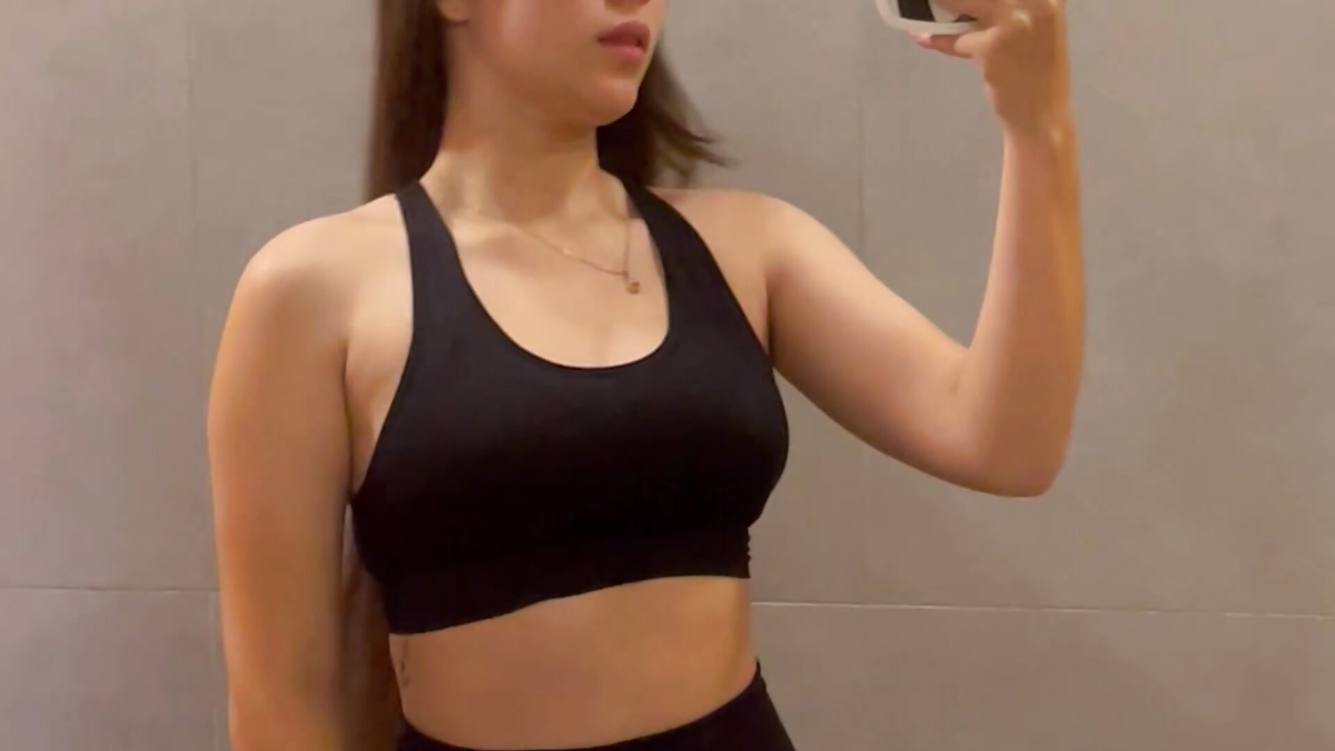 Gymmmm - video by Nikii__ cam model