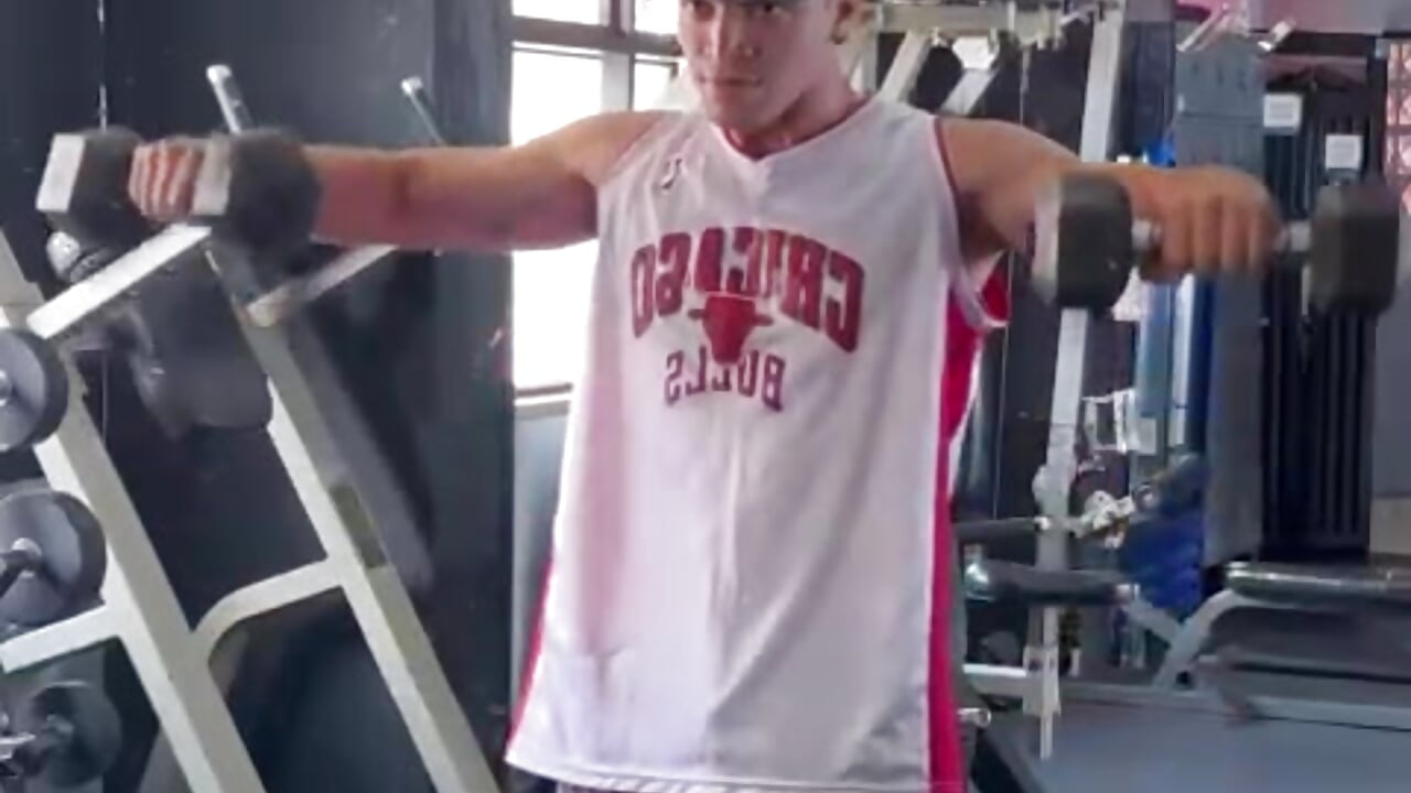 I love to feel how my arms get hard 😜 - video by randyortega1 cam model