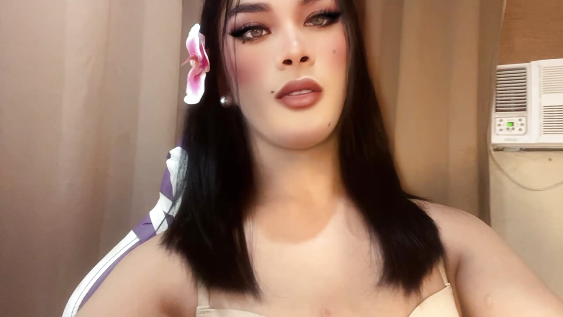 ed5de809332a4081add9e4cd0925d427 - video by Ur_Goddes_Barbie cam model