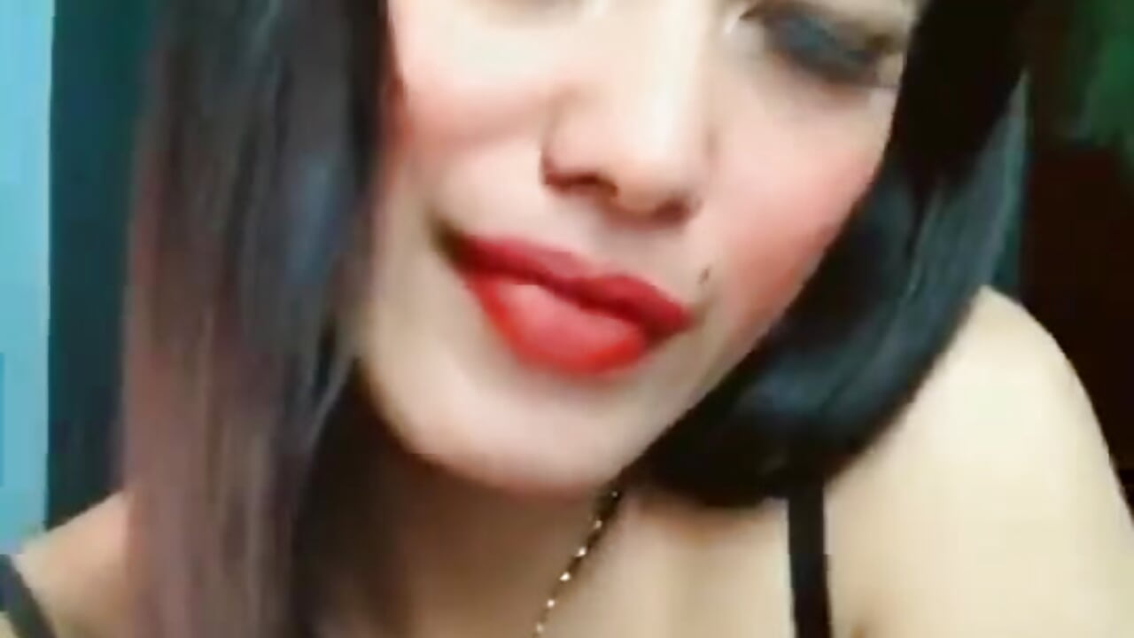 its me sabrina - video by Queensabbyvee cam model