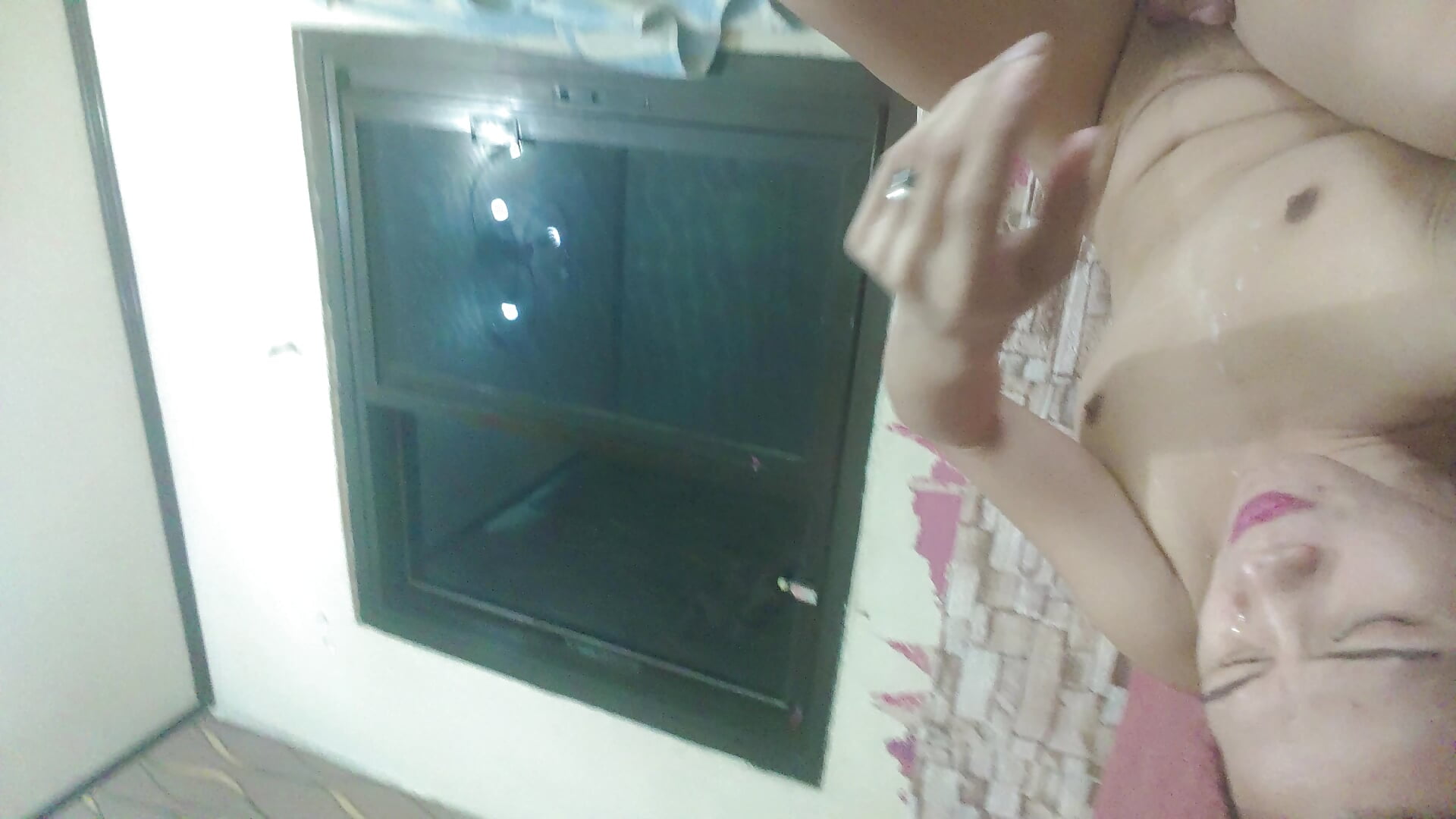 facecum hmmm watch how i squirt it all over my face - video by manilafoxts cam model