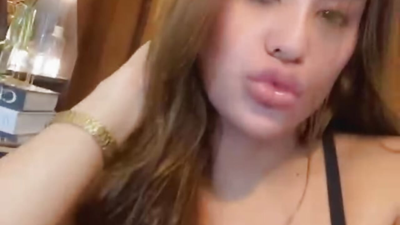 cb02ec2e-e949-45ce-a933-db37d61f9153 - video by HottestArcee69 cam model